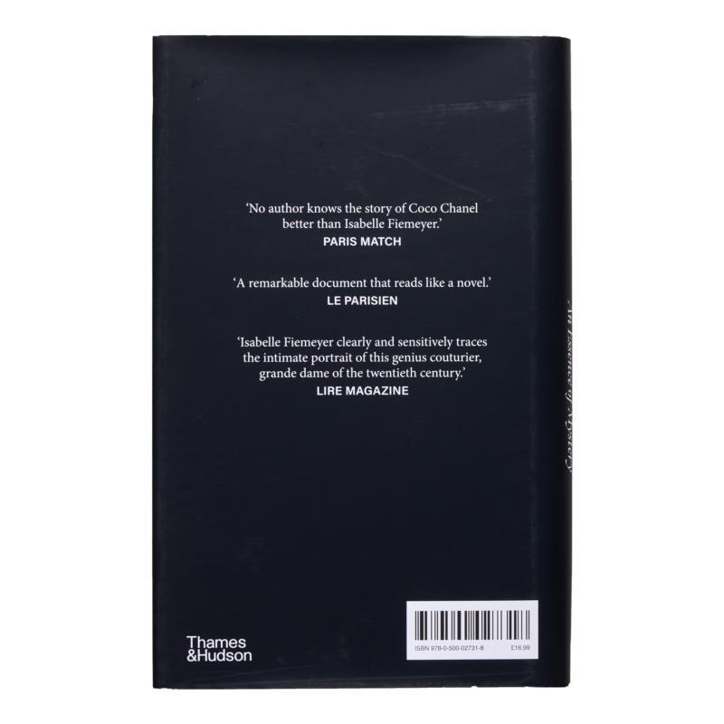 Coco Chanel An Essence Of Myst - Photography Book review and price